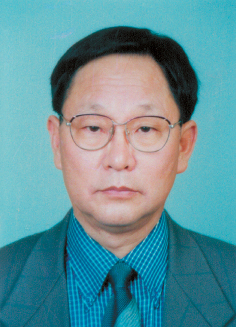 何耀华,云南省社会科学院研究员,博士研究生指导教师,云南省文史研究