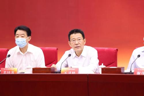 中国社会科学院副院长、国家高端智库理事会副理事长王灵桂致辞