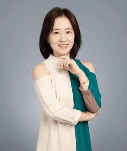 查雯 查雯